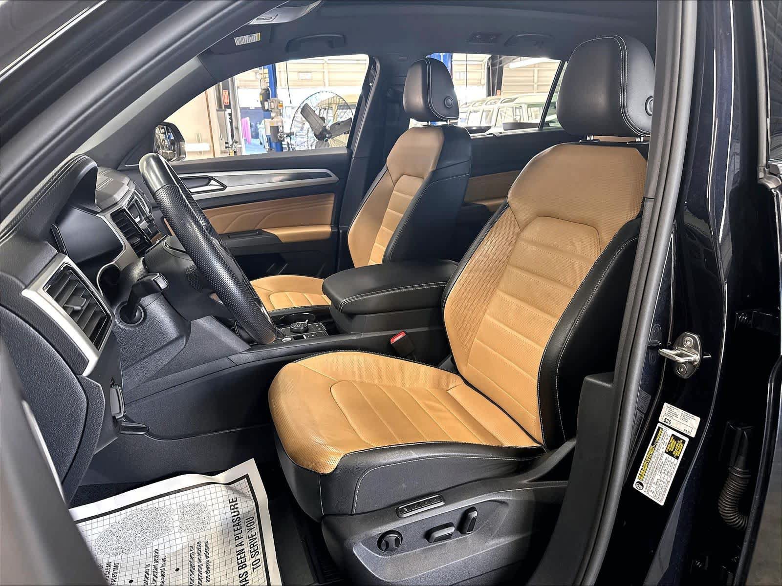 Used 2023 Volkswagen Atlas Cross Sport SEL Premium R-Line AWD/4WD image 25
