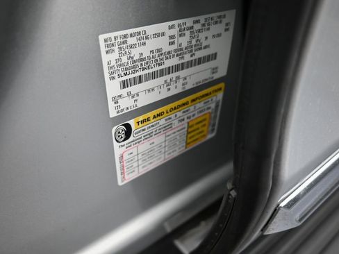 Used 2019 Lincoln Navigator Select RWD image 19