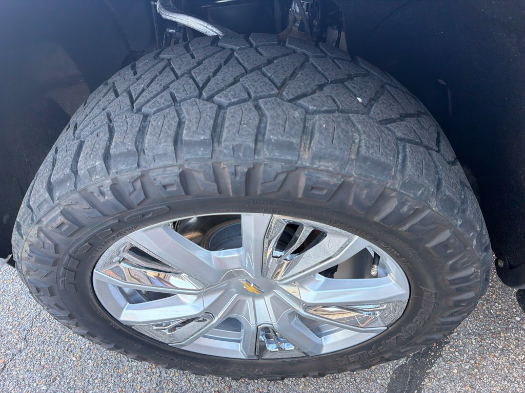 Used 2022 Chevrolet Silverado 1500 High Country w/ High Country Premium Package AWD/4WD image 10