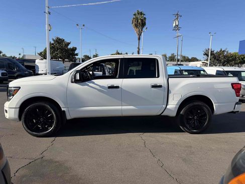Used 2023 Nissan Titan SV w/ SV Convenience Package AWD/4WD image 2