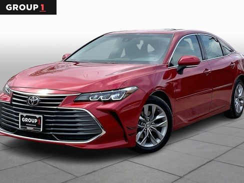 Used 2022 Toyota Avalon XLE w/ Moonroof Package image 1