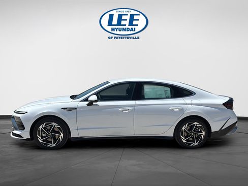 New 2026 Hyundai Sonata SEL image 3