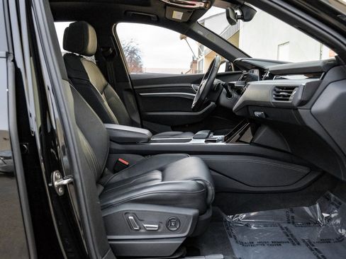 Used 2022 Audi e-tron Chronos w/ Chronos Package image 41