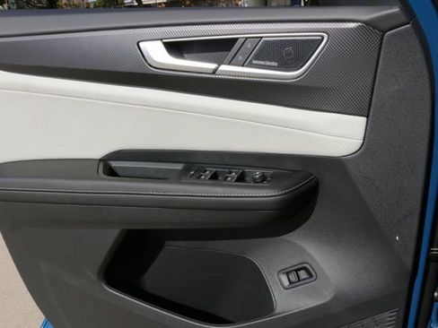 New 2026 Volkswagen Atlas Cross Sport SEL Premium R-Line image 17