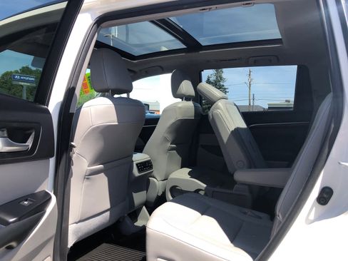 Used 2015 Toyota Highlander Limited Platinum AWD/4WD image 28