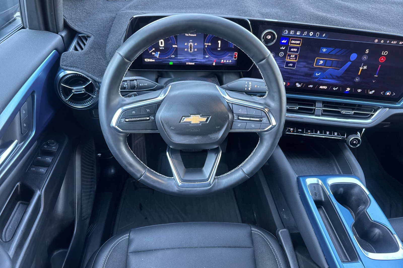 Used 2024 Chevrolet Equinox EV LT w/ LPO, All-Weather Mat Package FWD image 17