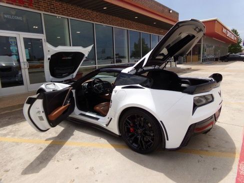Used 2017 Chevrolet Corvette Z06 RWD image 14