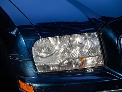 Used 2005 Chrysler 300 Touring image 10