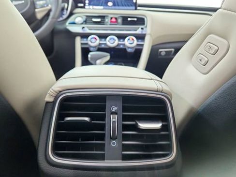 Used 2022 Genesis G70 3.3T image 54