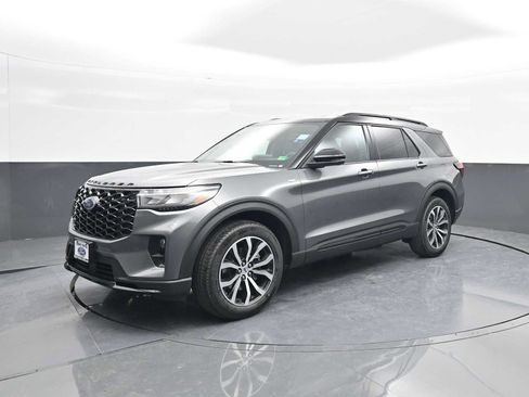 New 2026 Ford Explorer ST-Line image 4