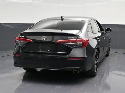Used 2022 Honda Civic Sport image 2
