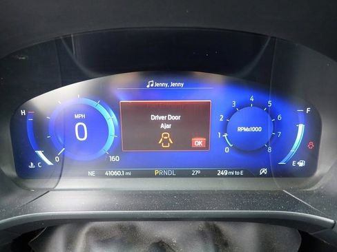 Used 2022 Ford Escape Titanium w/ Class II Trailer Tow Package image 15