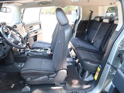 Used 2011 Toyota FJ Cruiser 4WD w/ Upgrade Pkg image 19