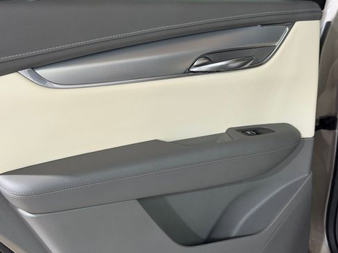 Certified 2022 Cadillac XT5 Premium Luxury image 37