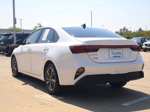 Used 2024 Kia Forte LXS w/ LXS Technology Package FWD image 6