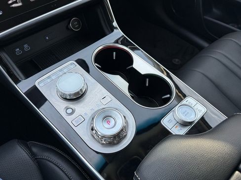 Used 2025 Genesis GV80 2.5T Standard image 16