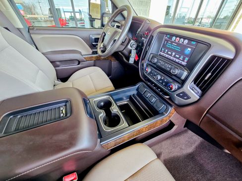 Used 2017 Chevrolet Silverado 1500 LT w/ Max Trailering Package image 19