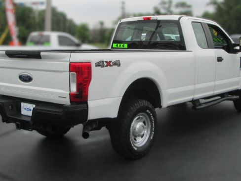 Used 2019 Ford F250 XL w/ Power Equipment Group AWD/4WD image 5