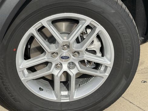 New 2026 Ford Explorer Active w/ Active Comfort Package image 8