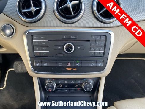 Used 2017 Mercedes-Benz GLA 250 4MATIC image 32