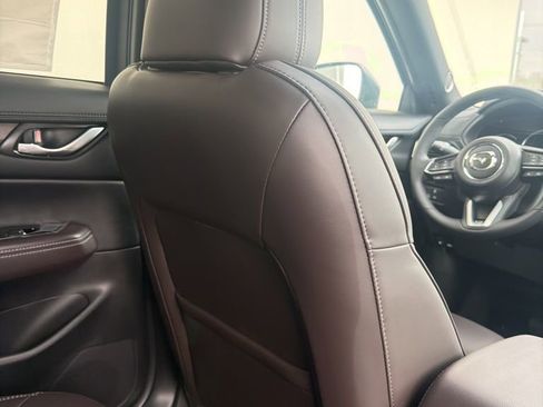New 2025 MAZDA CX-5 Signature image 18