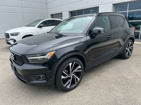 Used 2020 Volvo XC40 T5 R-Design w/ Protection Package Premier AWD/4WD image 2