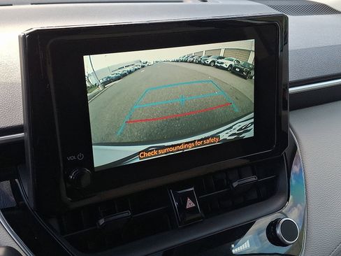 Used 2023 Toyota Corolla Cross LE image 18