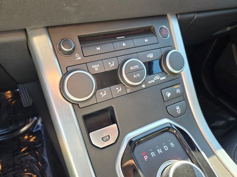 Used 2017 Land Rover Range Rover Evoque SE Premium image 18