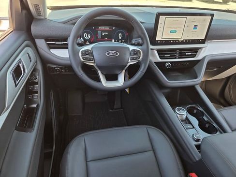 New 2026 Ford Explorer Active image 7
