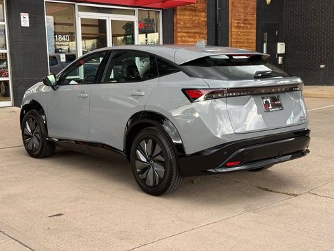 Used 2024 Nissan Ariya AWD image 16