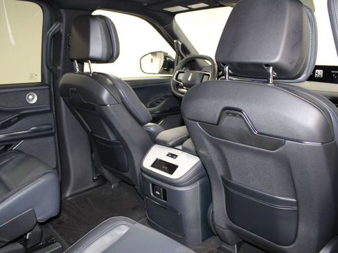 New 2025 Lincoln Navigator Reserve w/ Jet Appearance Package image 38