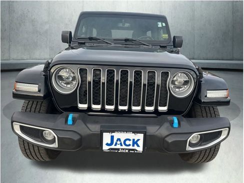 Used 2022 Jeep Wrangler Unlimited Sahara w/ Cold Weather Group image 10