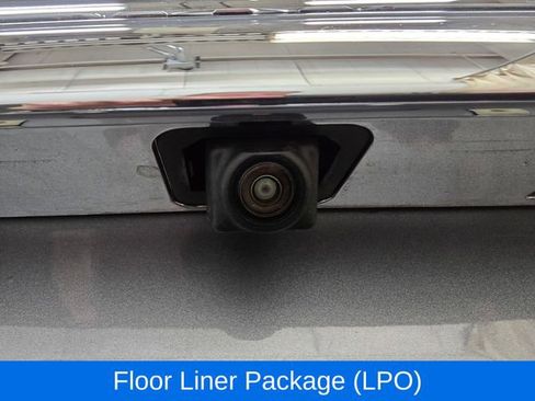 Used 2023 GMC Terrain SLE w/ Driver Convenience Package image 10