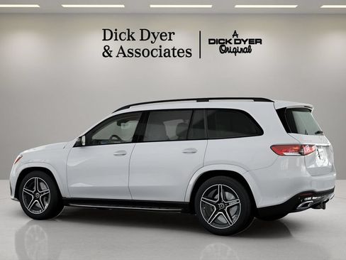 Used 2026 Mercedes-Benz GLS 450 4MATIC image 26