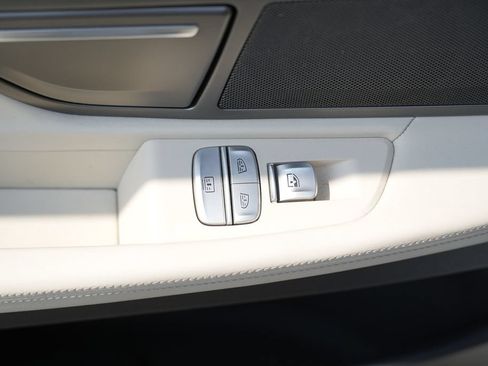 Used 2016 BMW 750i xDrive AWD/4WD image 29