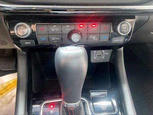 Used 2025 Jeep Compass Trailhawk AWD/4WD image 11