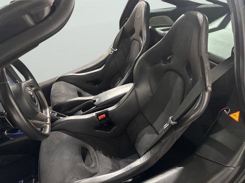 Used 2018 McLaren 720S image 12
