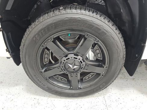 Used 2019 Toyota Tundra SR5 w/ SX Package image 9