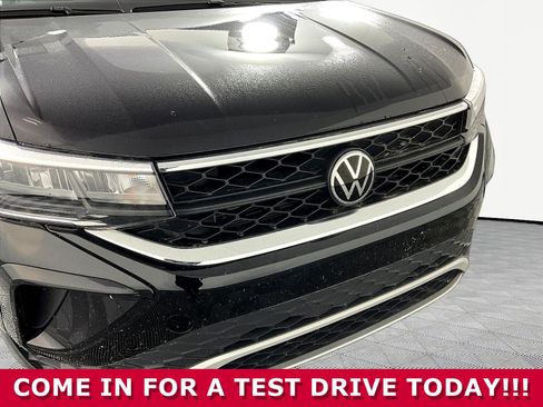 Used 2024 Volkswagen Taos SE FWD image 28