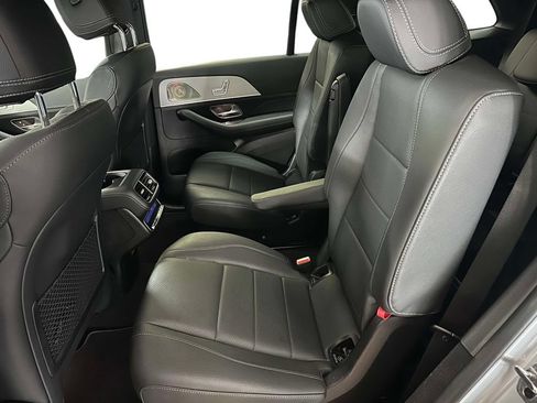 Used 2025 Mercedes-Benz GLS 450 4MATIC image 19