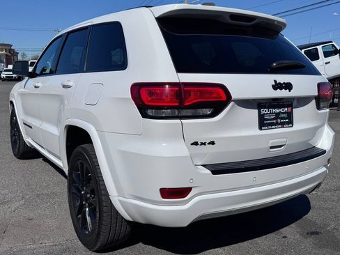 Certified 2018 Jeep Grand Cherokee Altitude AWD/4WD image 5