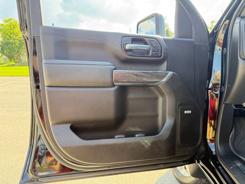 Used 2022 Chevrolet Silverado 2500 LTZ w/ LTZ Plus Package image 14