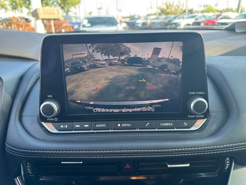 Certified 2022 Nissan Rogue SV image 18