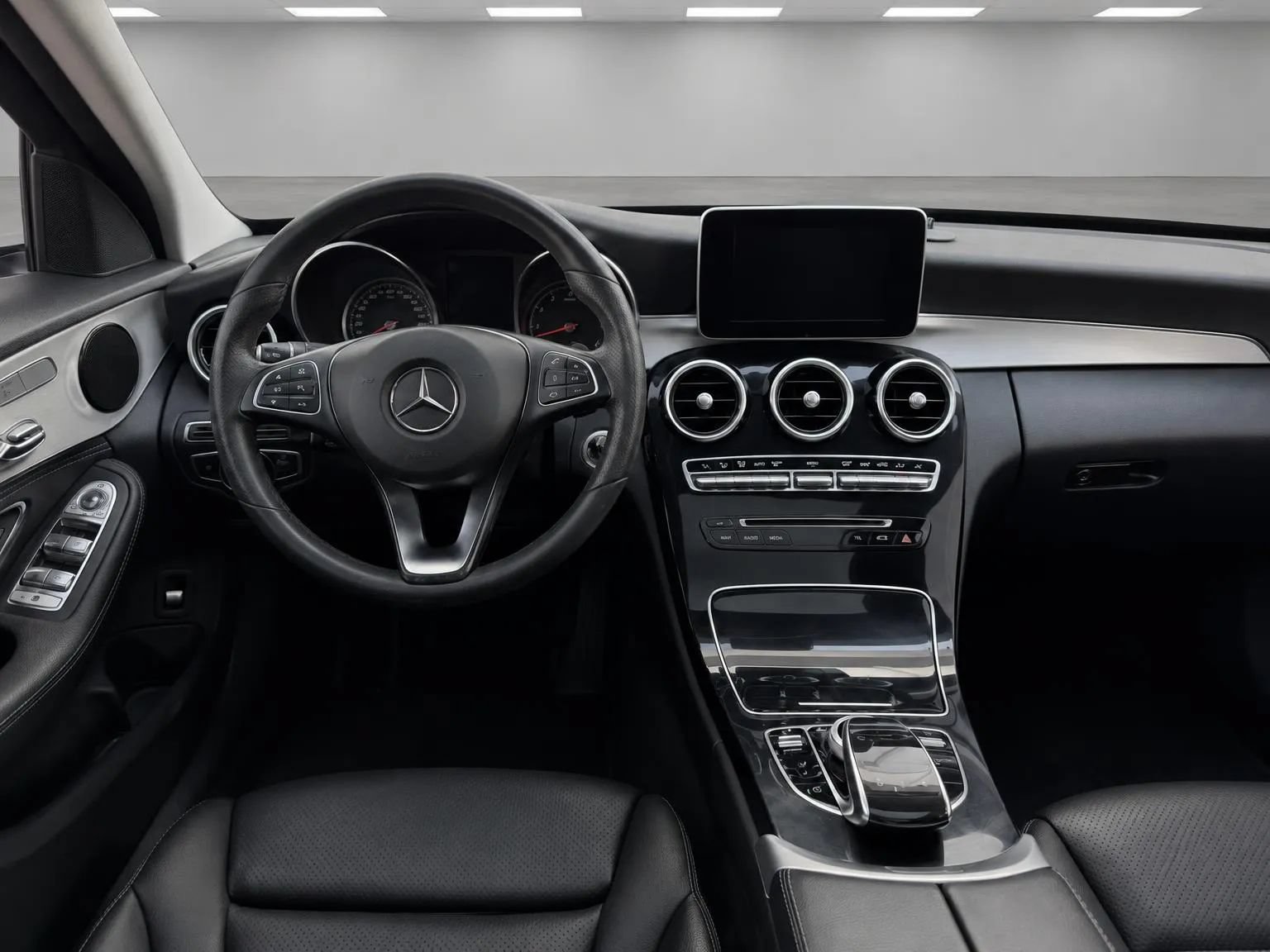 Used 2016 Mercedes-Benz C 300 4MATIC Sedan image 25