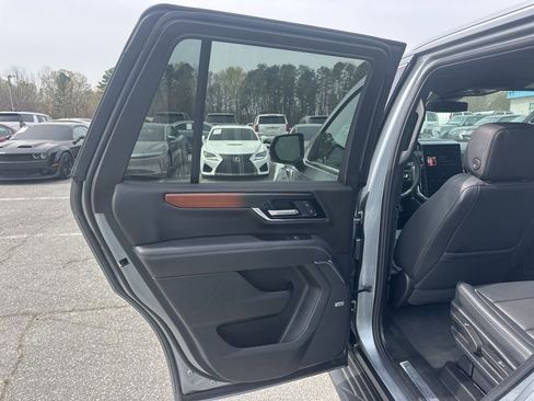 Used 2025 GMC Yukon Denali image 28