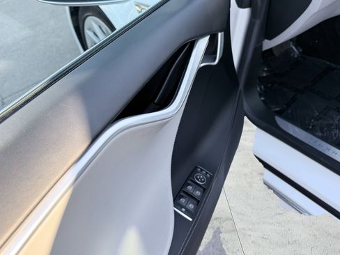 Used 2016 Tesla Model S 60 image 25