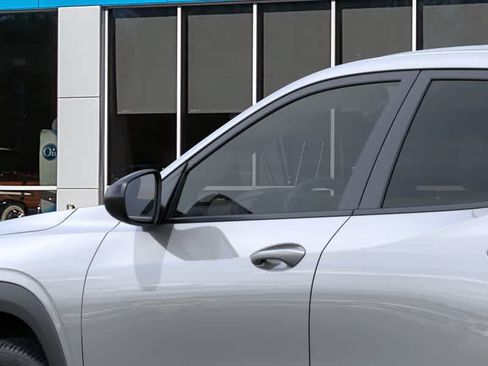 Used 2026 Chevrolet Trax RS w/ Sunroof Package FWD image 12