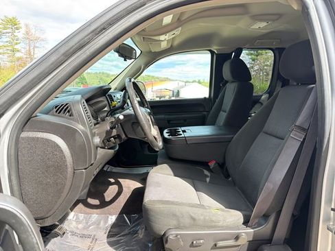 Used 2013 Chevrolet Silverado 2500 LT w/ Interior Plus Package AWD/4WD image 12