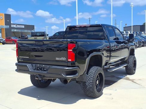 Used 2024 Chevrolet Silverado 2500 High Country w/ High Country Premium Package AWD/4WD image 6