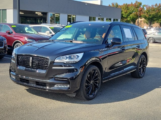 Used 2024 Lincoln Aviator Black Label w/ Jet Package AWD/4WD image 2